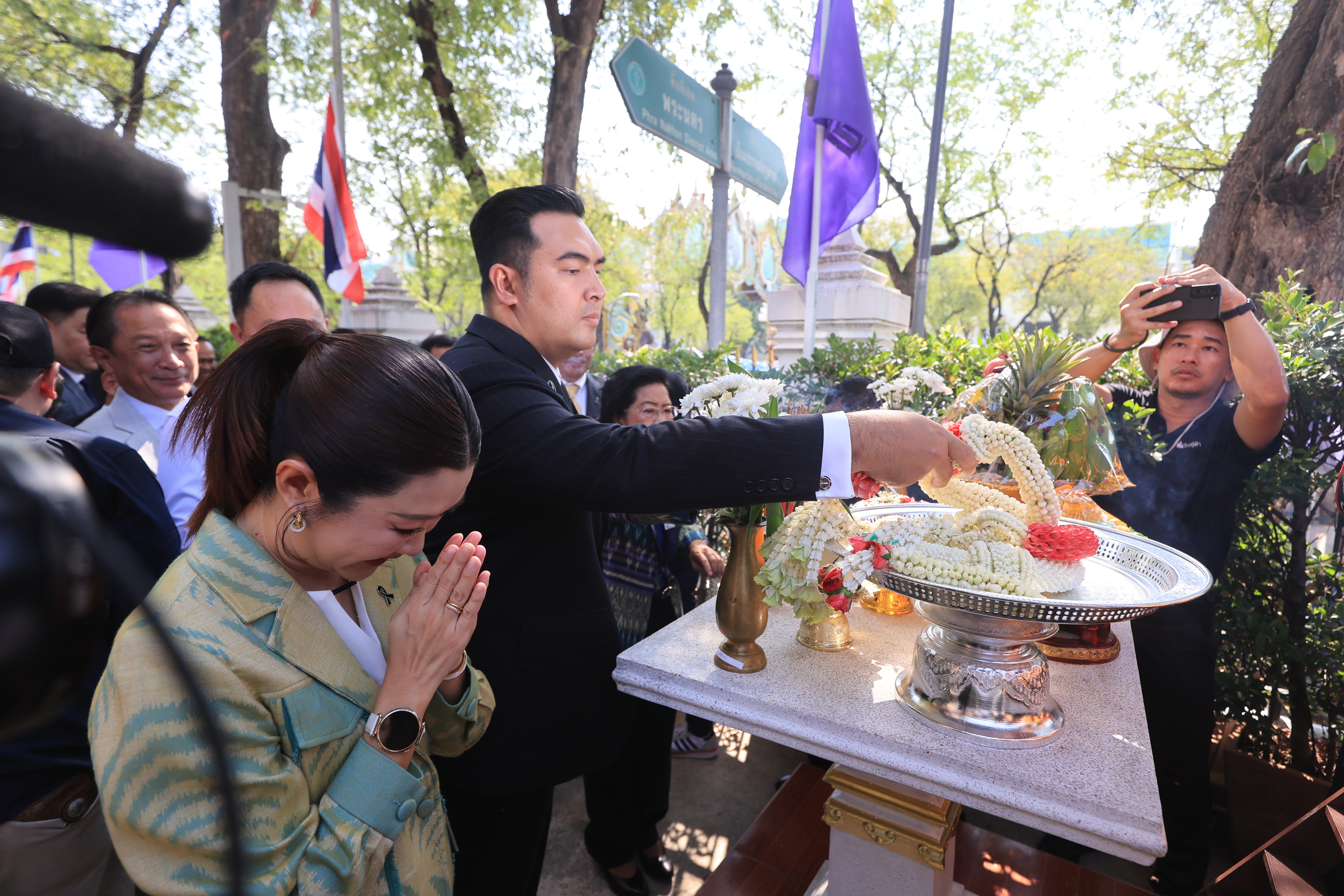 title - คณะผู้บริหาร ส.ป.ก. ร่วมพิธีสักการะสิ่งศักดิ์สิทธิ์ประจำกระทรวงเกษตรและสหกรณ์ ในโอกาสเข้ารับตำแหน่งของรัฐมนตรีว่าการกระทรวงเกษตรและสหกรณ์ และรัฐมนตรีช่วยว่าการกระทรวงเกษตรและสหกรณ์ 